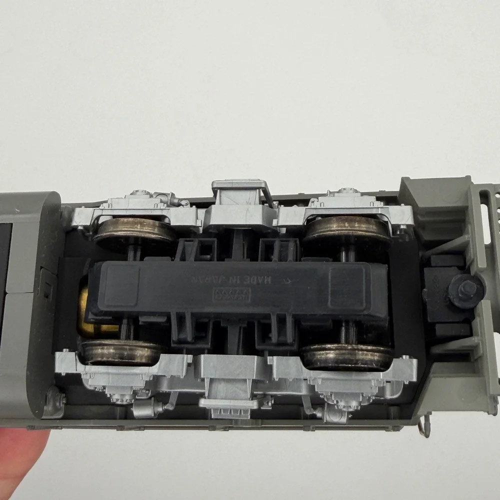 Kato EMD GP35 Phase Ib Union Pacific HO Scale Yellow #759 37-04G Diesel Engine